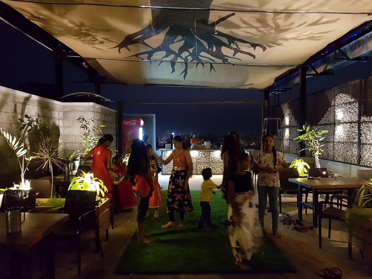Hotel Swathi ฮอสเปต ภายนอก รูปภาพ